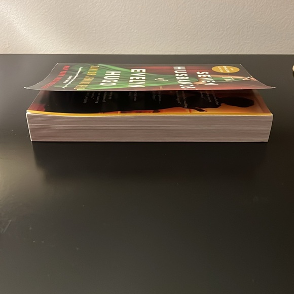 The Seven Husbands of Evelyn Hugo by Taylor Jenkins Reid - Picture 4 of 5